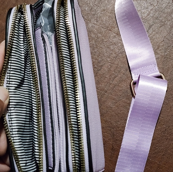 NWOT ... Crossbody Bag - Picture 4 of 6